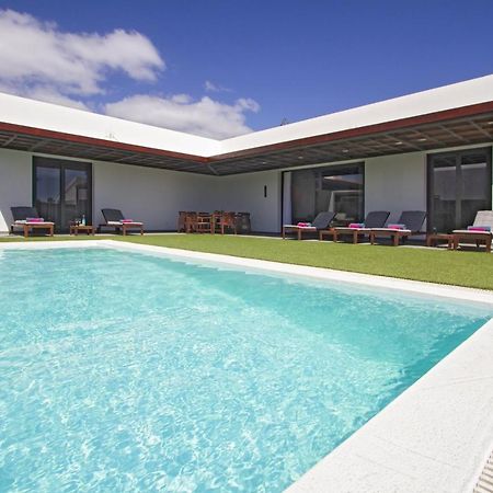 Luxury Los Mojones Villa Short Walk To Old Town Private Heated Pool Villa Los Mojones Angie Puerto Del Carmen Tias Luaran gambar